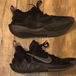 Giannis/basketball shoes and comfortable
